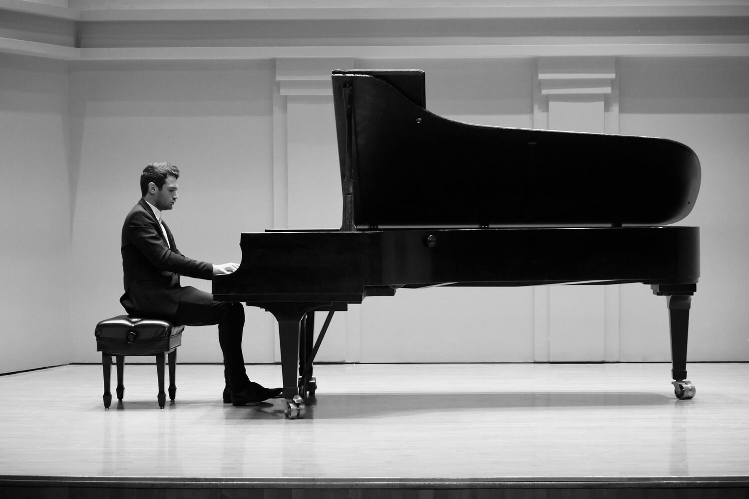 Artem Kuznetsov presents his first concert of 2025 at Calvary