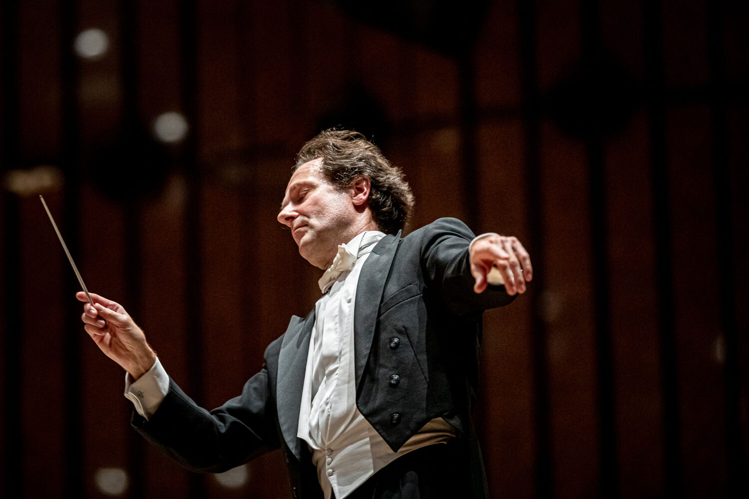 Massimiliano Caldi Conducts Concert at Teatro Paolo Grassi