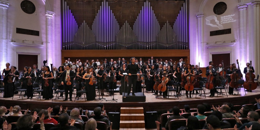 
                Orchestra and conductor    
            
